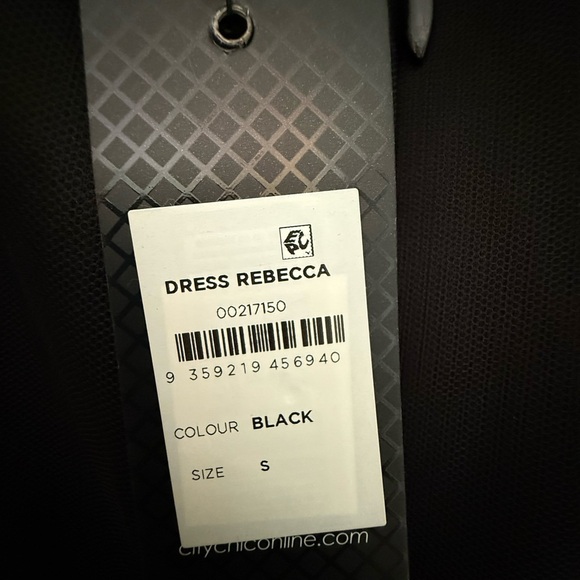 City Chic Black Floral Midi Dress - Picture 6 of 8